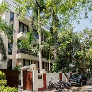Guest house Ahuja Residency Parklane, Gurgaon