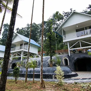 Cavern Wayanad-a Wandertrails Kaniyambetta